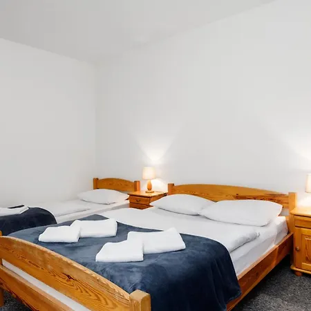 Bozena Πανσιόν